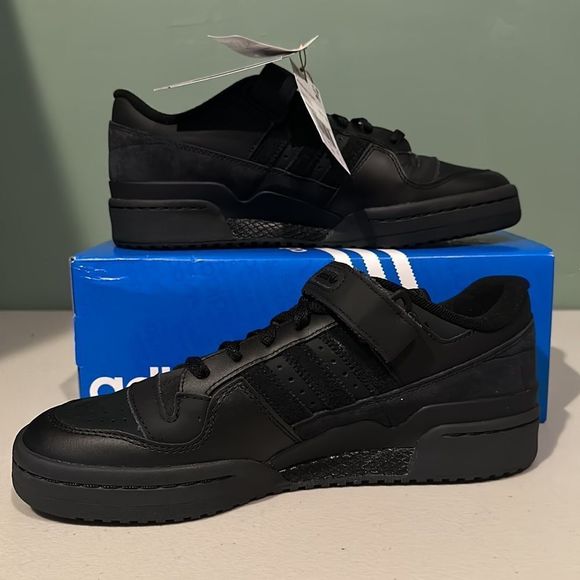 Adidas Men’s Forum Low Triple Black Sneaker BRAND NEW MULTIPLE SIZES - Picture 2 of 5